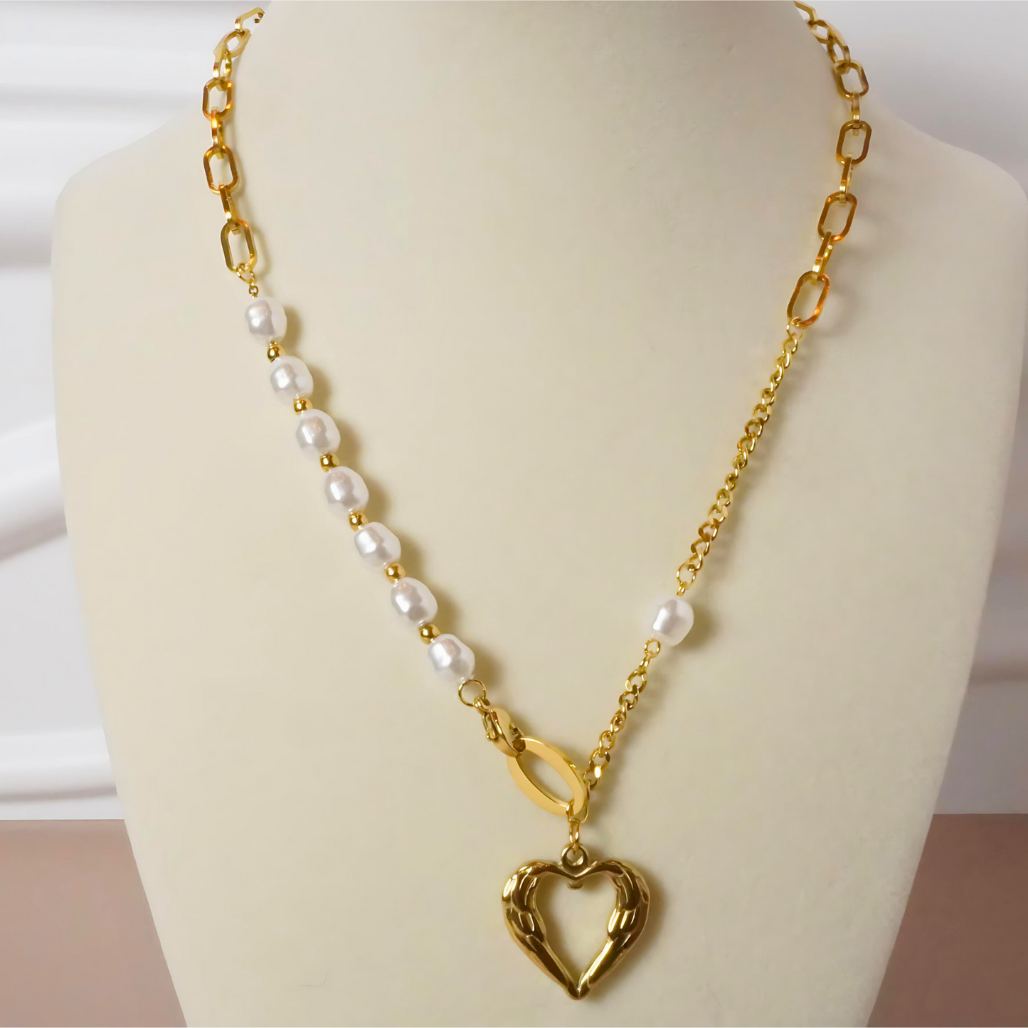 Golden Love Pearl Necklace